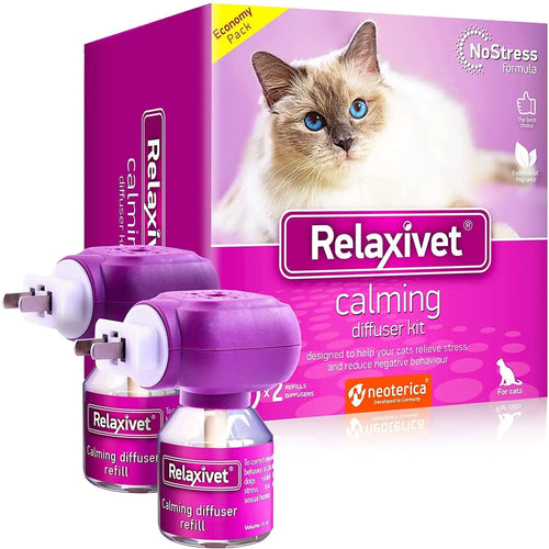 Relaxivet calming diffuser kit for cats with packaging and diffusers on a white background